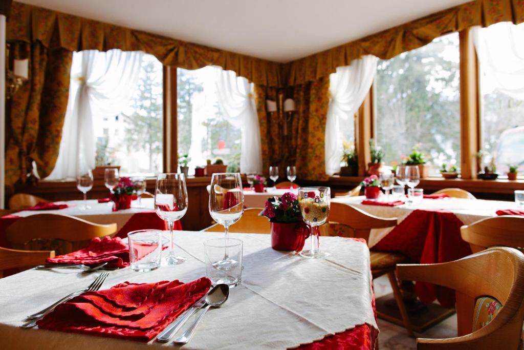 Hotel Cornelio コルティーナ・ダンペッツォ エクステリア 写真