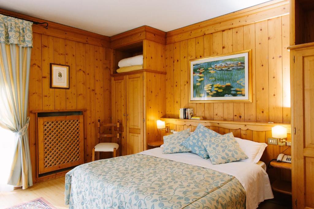 Hotel Cornelio コルティーナ・ダンペッツォ 部屋 写真