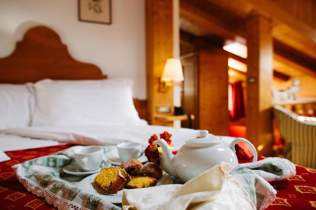 Hotel Cornelio コルティーナ・ダンペッツォ 部屋 写真