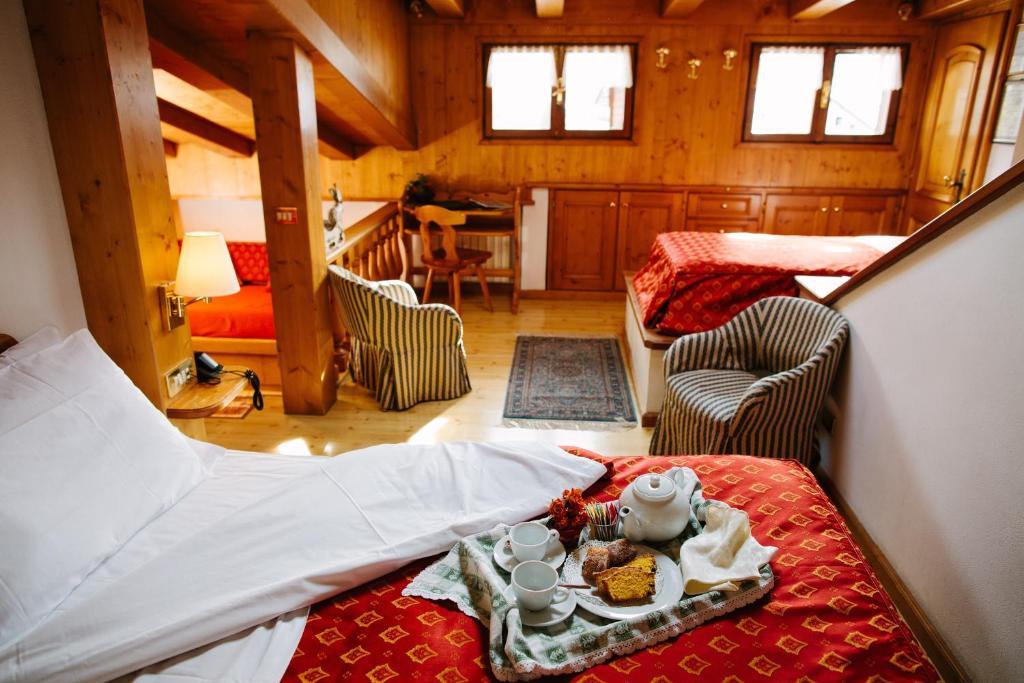 Hotel Cornelio コルティーナ・ダンペッツォ 部屋 写真