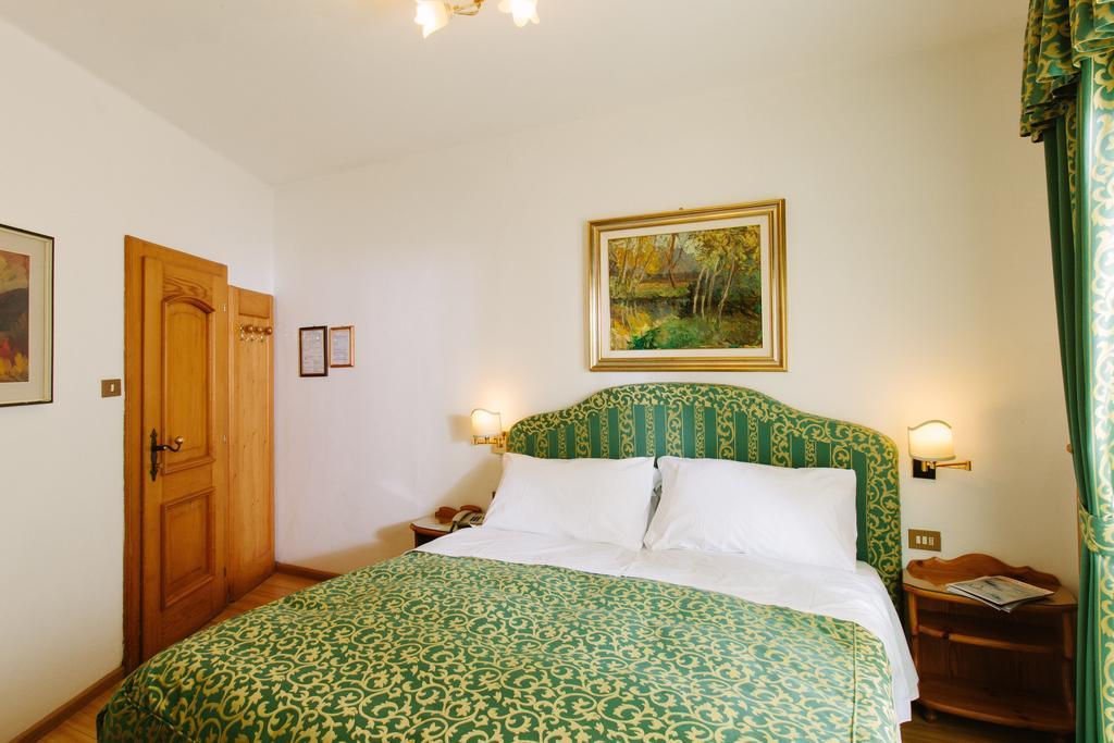 Hotel Cornelio コルティーナ・ダンペッツォ 部屋 写真
